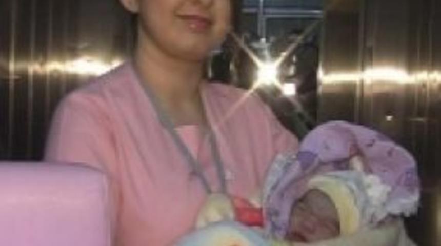 2012'nin ilk bebeği Yusuf