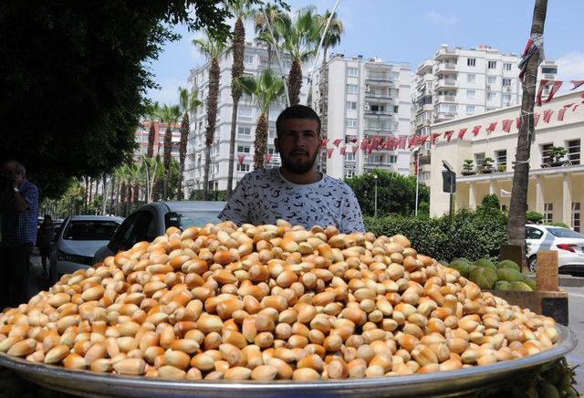 Adana'da yaş fındık 30 lira