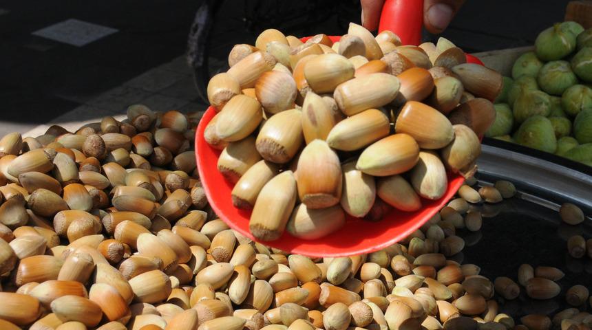 Adana'da yaş fındık 30 lira
