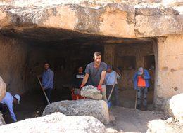 Orta Çağ döneminden kalan mağara otele dönüştürülüyor 