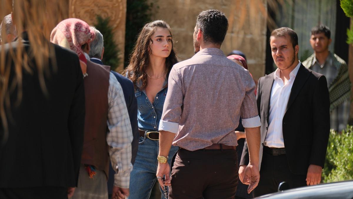 Halef e taze kan: Hazal Akkın Dilşat rolüyle dizide... 2