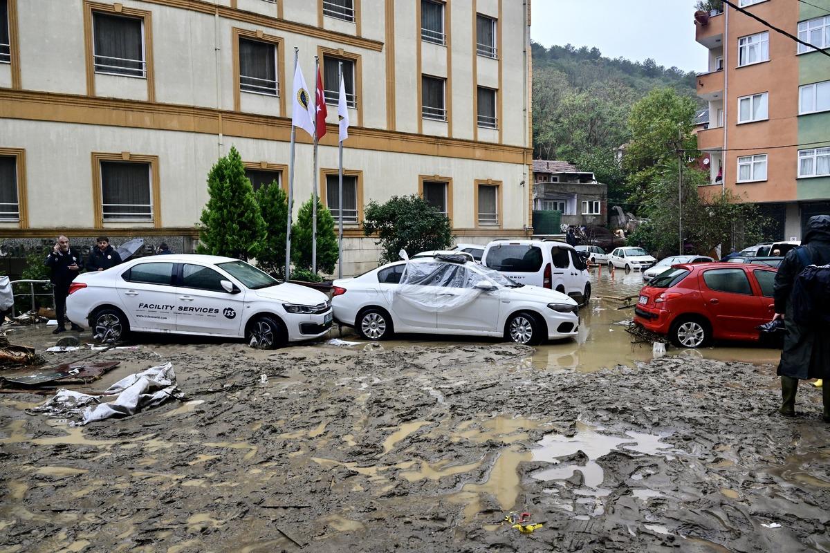 İstanbul da selde aracı hasar g&ouml;ren ne yapacak? Sel hasarında kasko detayı 4