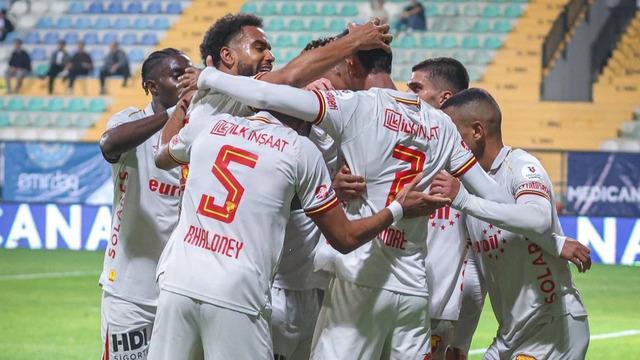 Göztepe puanları gurbette topladı