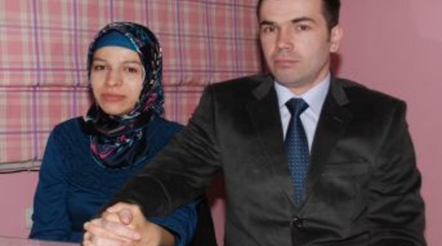 Engelli &ccedil;ift, 2012&rsquo;nin ilk d&uuml;ğ&uuml;n&uuml;nde d&uuml;nya evine girdi