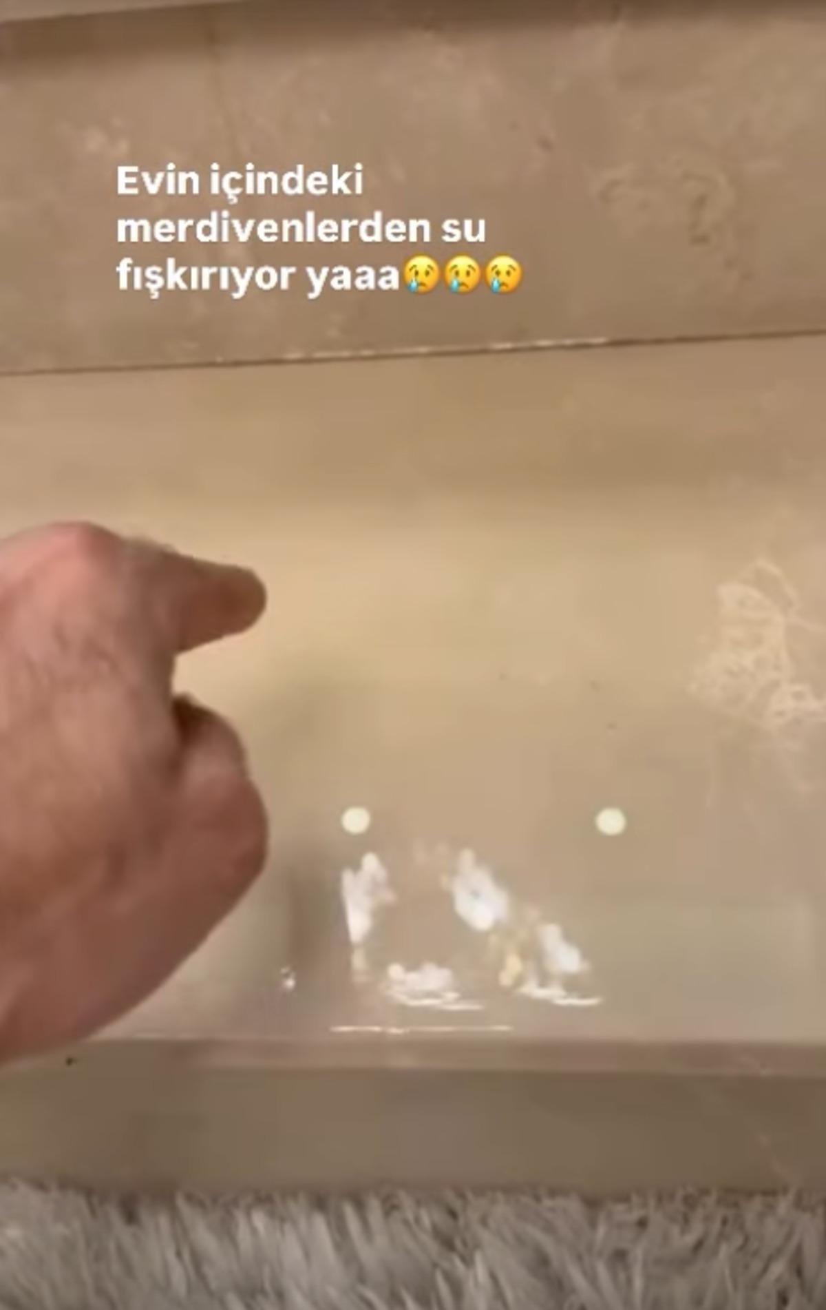 Aylin Coşkun un 4 katlı lüks villasını su bastı! Merdivenlerden su fışkırıyor 5