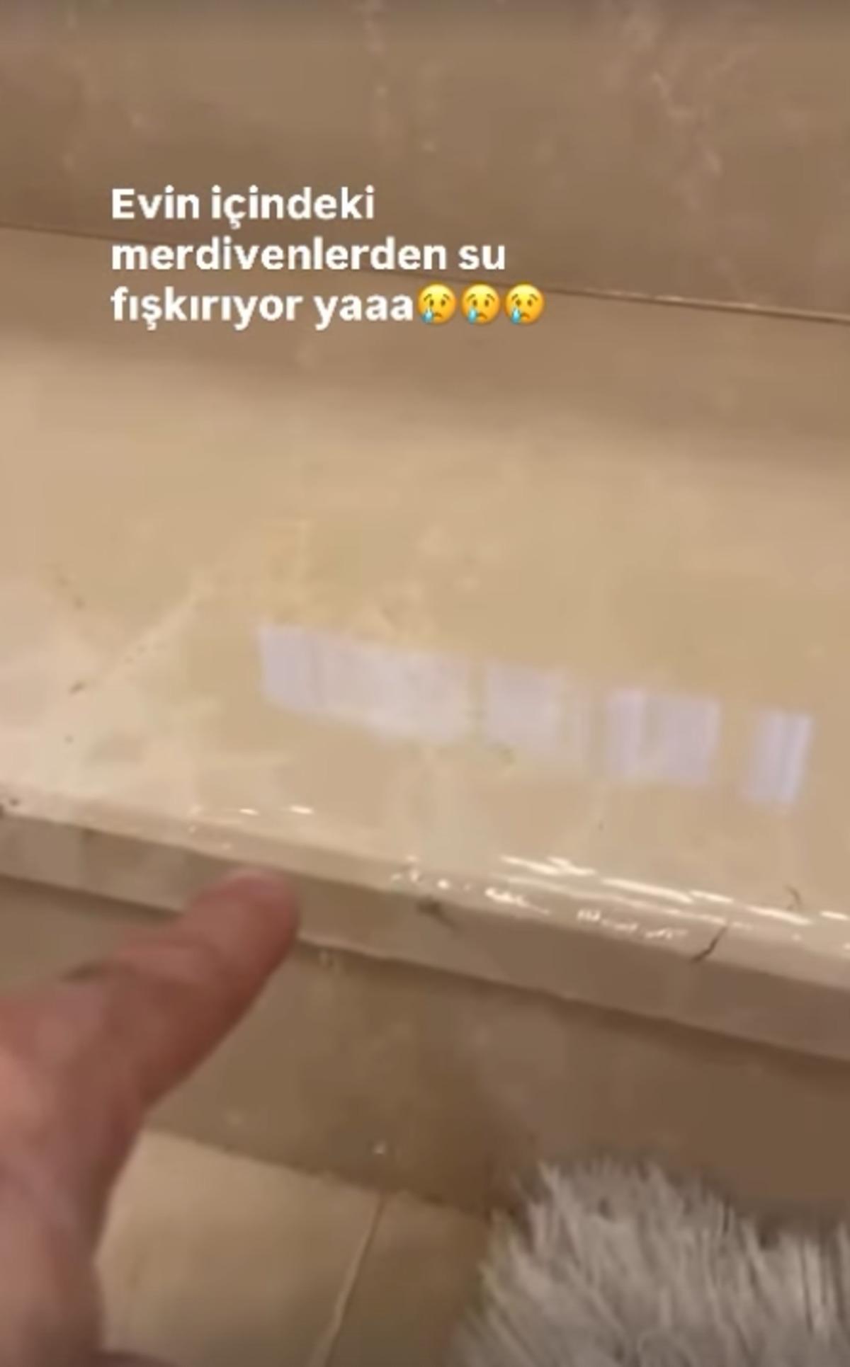 Aylin Coşkun un 4 katlı lüks villasını su bastı! Merdivenlerden su fışkırıyor 4