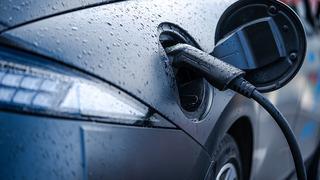 Sel sonrası akla gelen soru: Elektrikli araç yağmurda güvenli mi? 