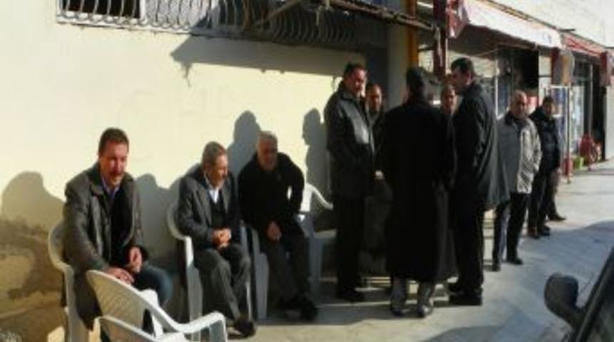 Patlamada &ouml;lenler iş&ccedil;ilerin evinde yas