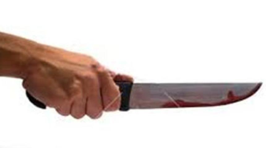 Bıçakladı, yaralı halde bara gidip içki içti