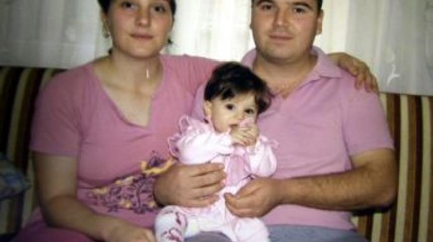 Minik Sinem'in anne ve babasından geriye fotoğrafları kaldı