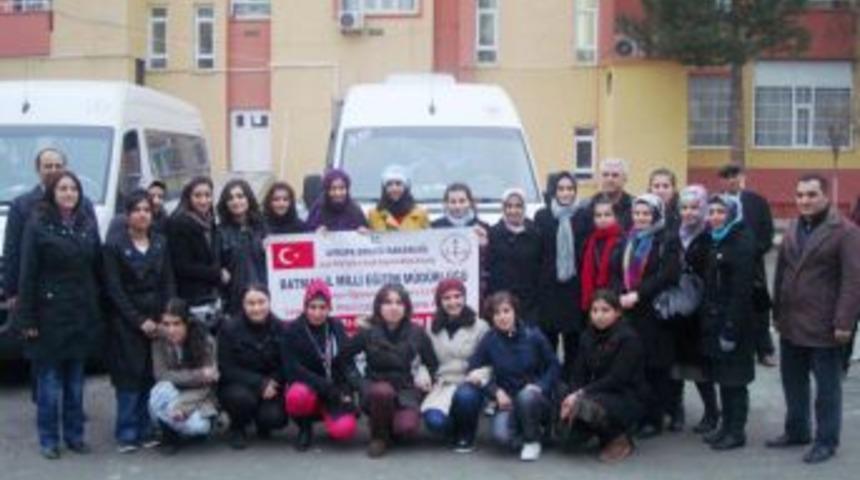 Batmanlı kız &ouml;ğrenciler Almanya&rsquo;ya gitti&rlm;