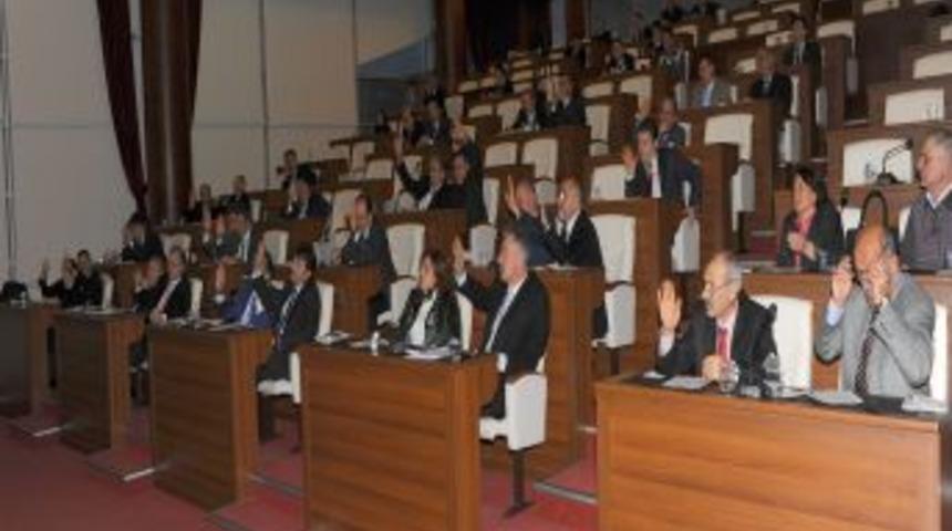 G&uuml;mr&uuml;k&ccedil;&uuml;oğlu: Trabzon&rsquo;u sağlıklı bir alt yapıya kavuşturmak i&ccedil;in &ccedil;alışıyoruz