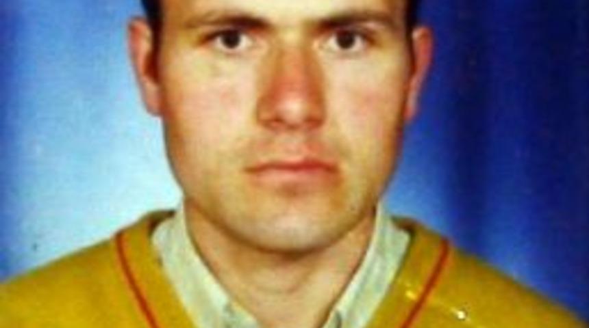 Polis, g&uuml;venlik kamerasına yakalanan katilin peşinde