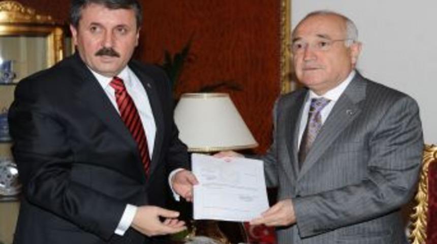 BBP, anayasa i&ccedil;in &ouml;nerilerini TBMM Başkanı &Ccedil;i&ccedil;ek&rsquo;e sundu