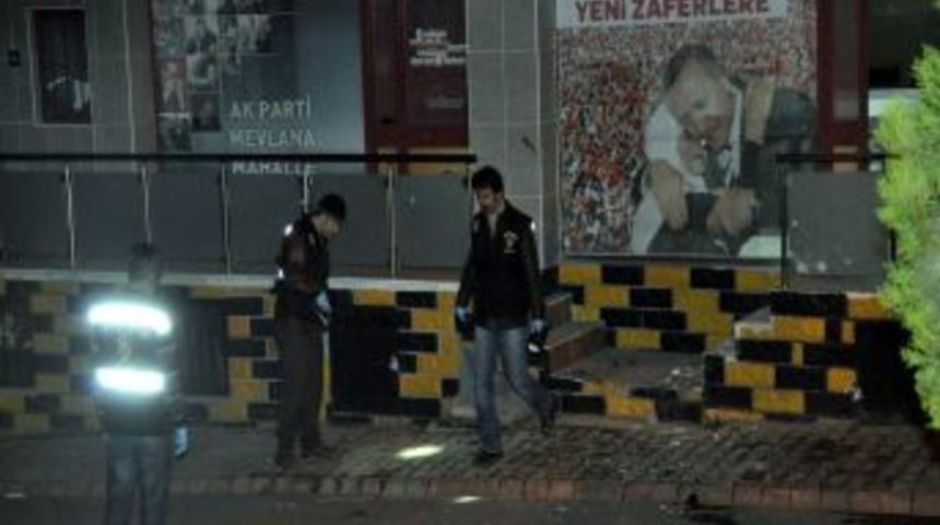 AK Parti teşkilatı &ouml;n&uuml;nde par&ccedil;a tesirli bomba