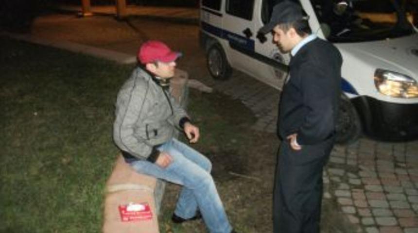 Nişantaşı&rsquo;nın l&uuml;ks k&ouml;pekleri işe giden genci ısırdı