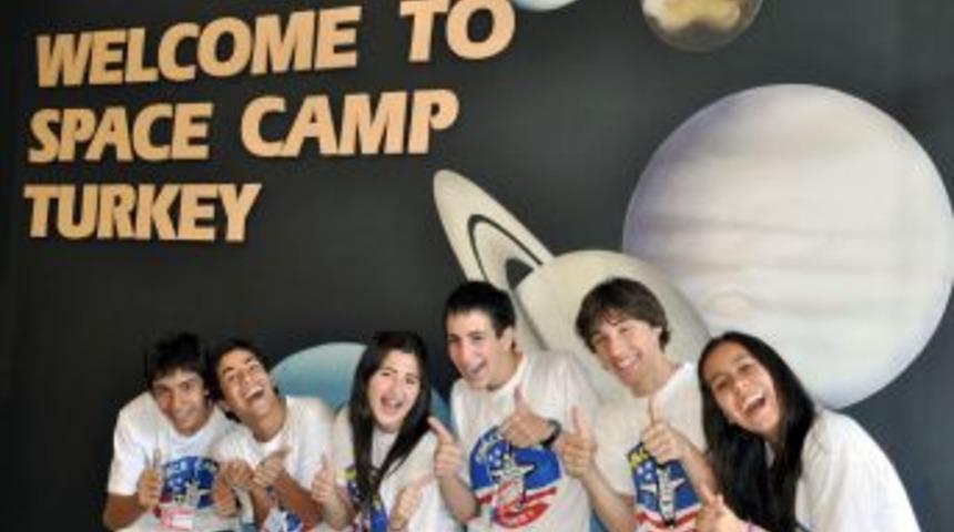 Uzay Kampı T&uuml;rkiye'yi 20 &uuml;lkeden bin 600 &ouml;ğrenci ziyaret etti