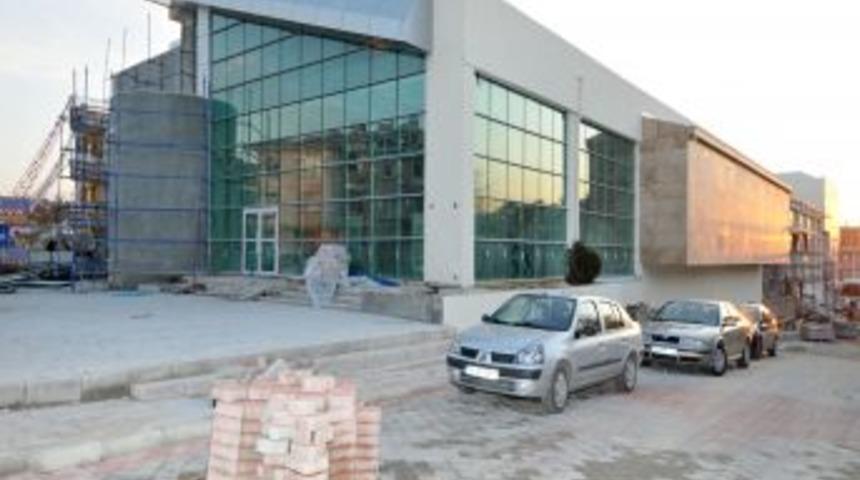 Yunus Emre K&uuml;lt&uuml;r Merkezi'ni yenileme &ccedil;alışmaları s&uuml;r&uuml;yor