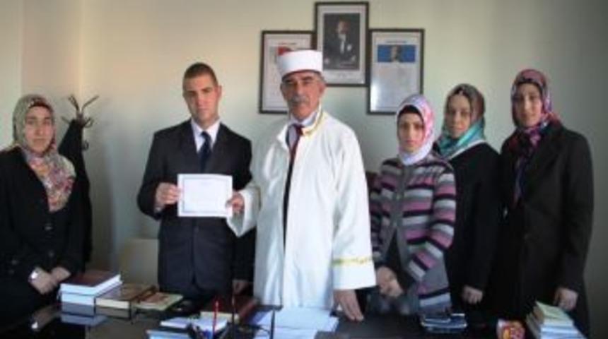 İncirlik &uuml;ss&uuml;ndeki u&ccedil;ak teknisyeni M&uuml;sl&uuml;man oldu