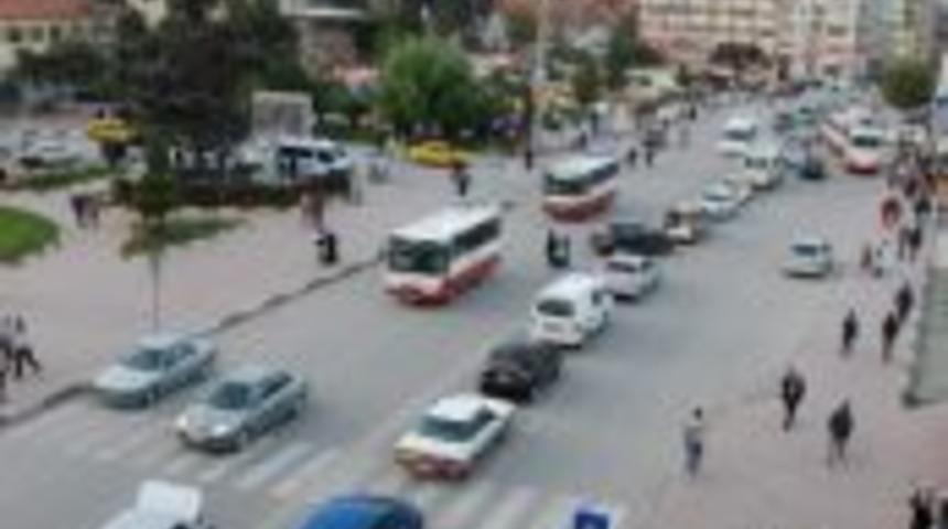 Halk trafikte kalıcı &ccedil;&ouml;z&uuml;mler istiyor