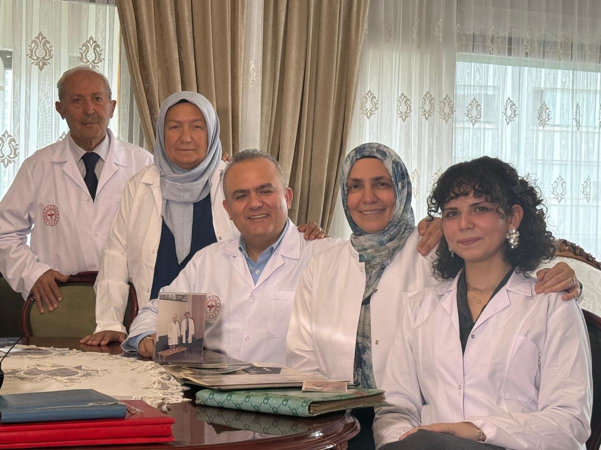Bu evde herkes doktor: 4 kuşaktır aynı mesleği yapıyorlar! 2