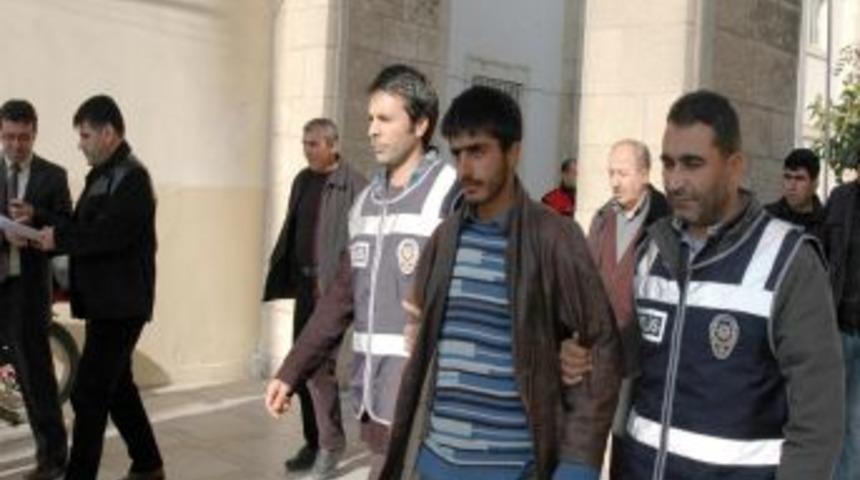 Polis merkezine molotof kokteyli atan 3 kişi tutuklandı