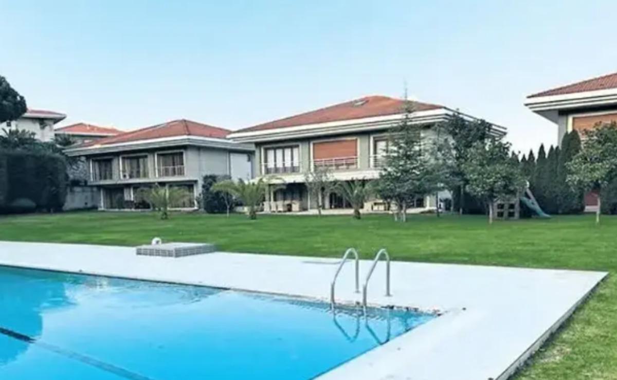 Alişan ın lüks villası sular içinde kaldı! 3 saatte boşaltıldı! Belimize kadar su 1