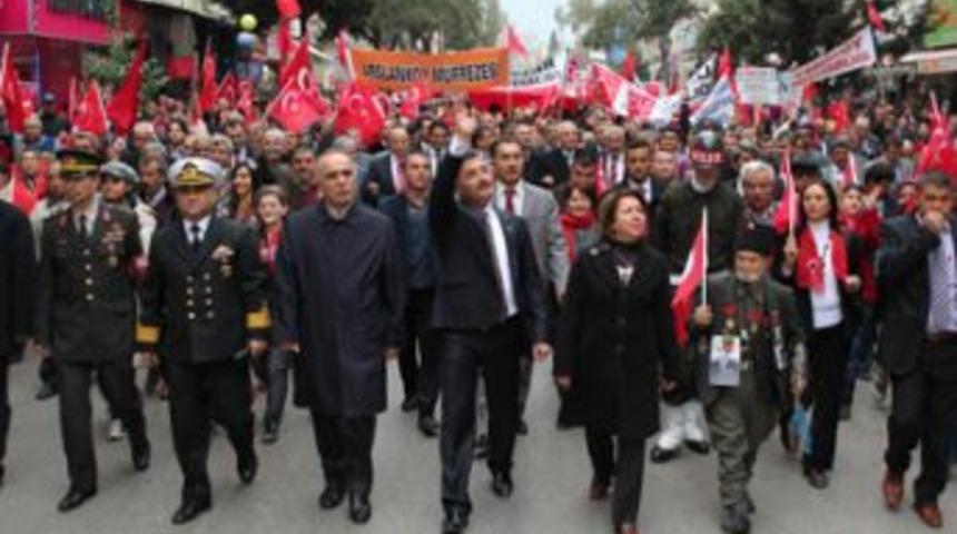 Zafer Y&uuml;r&uuml;y&uuml;ş&uuml;&rsquo;ne 10 binler katıldı