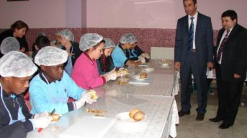 Servergazi'de &ouml;ğrencilere 'Hayata Hazırlık' dersi veriliyor