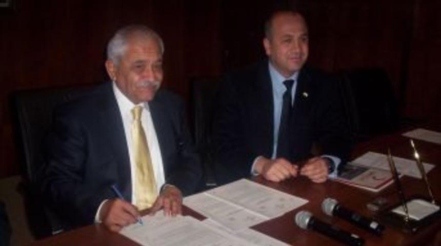 Kızılay, kan i&ccedil;in &uuml;niversitelilerin kapısını &ccedil;alıyor