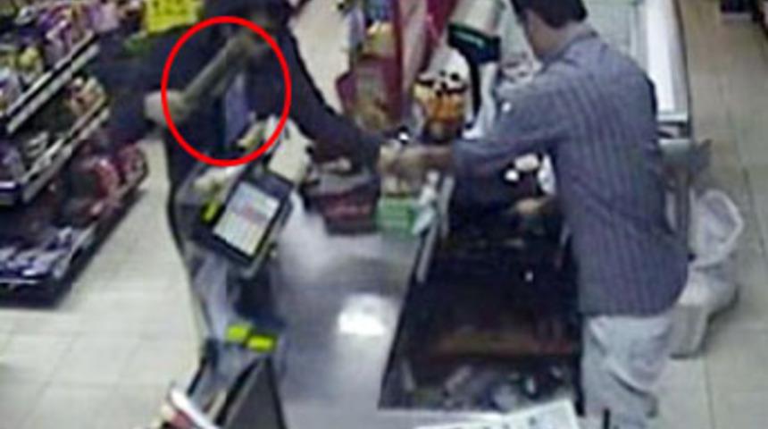 Sopalı market soygunu kamerada