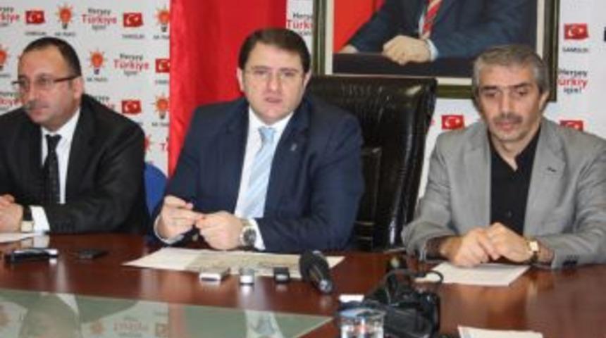 Siyasi &ccedil;ekişmeler s&uuml;r&uuml;yor