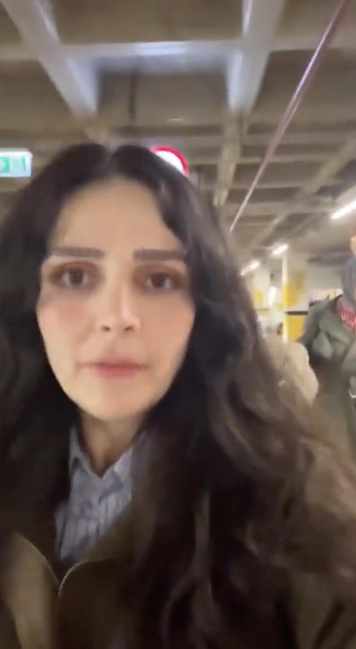 AVM&rsquo;den &ccedil;ıkmaları istendi, otoparkta hayatlarının şokunu yaşadılar! 3