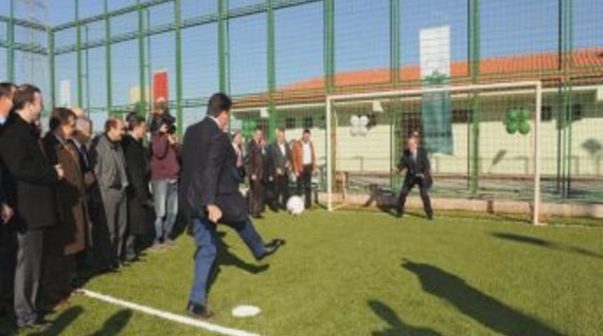 Alaşar Spor Tesisi, hizmete a&ccedil;ıldı
