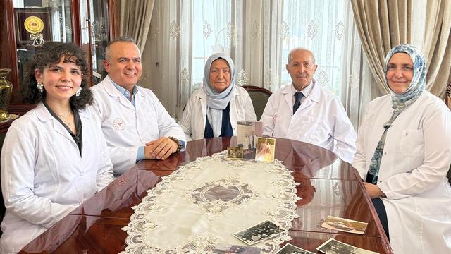 Bu evde herkes doktor: 4 kuşaktır aynı mesleği yapıyorlar! 