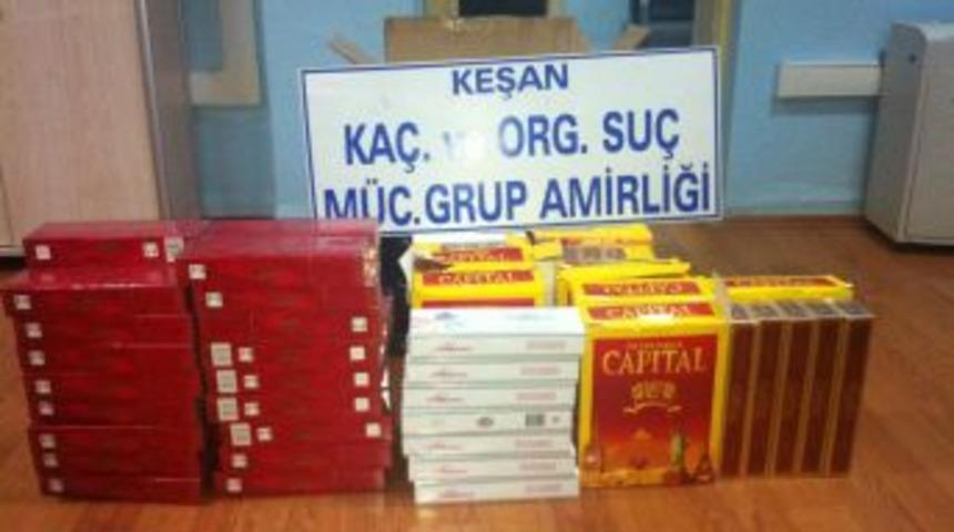 At arabasında bin paket ka&ccedil;ak sigara ele ge&ccedil;irildi