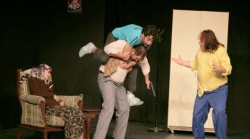 Van Devlet Tiyatrosu, perdelerini Siirt'te 10 Ocak'ta a&ccedil;ıyor