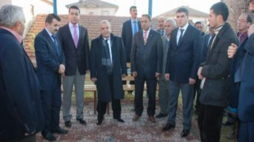 Vali Şent&uuml;rk, yanan camide inceleme yaptı