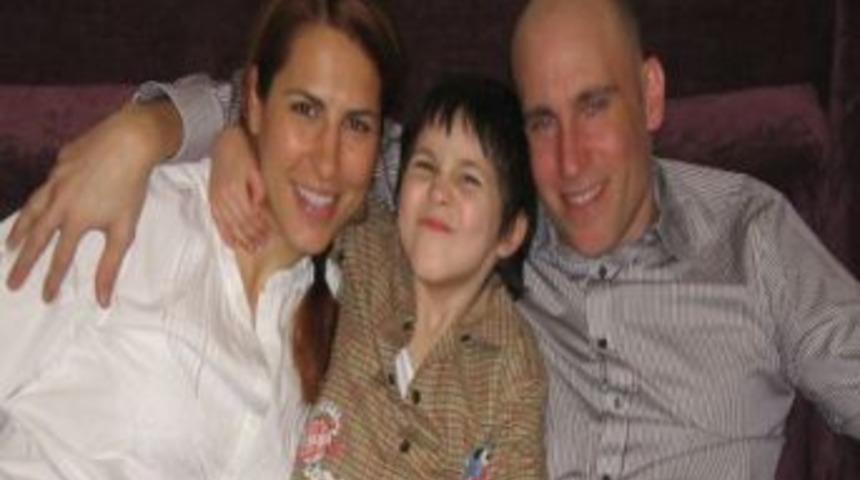 Erdenay ailesinin mutlu g&uuml;n&uuml;