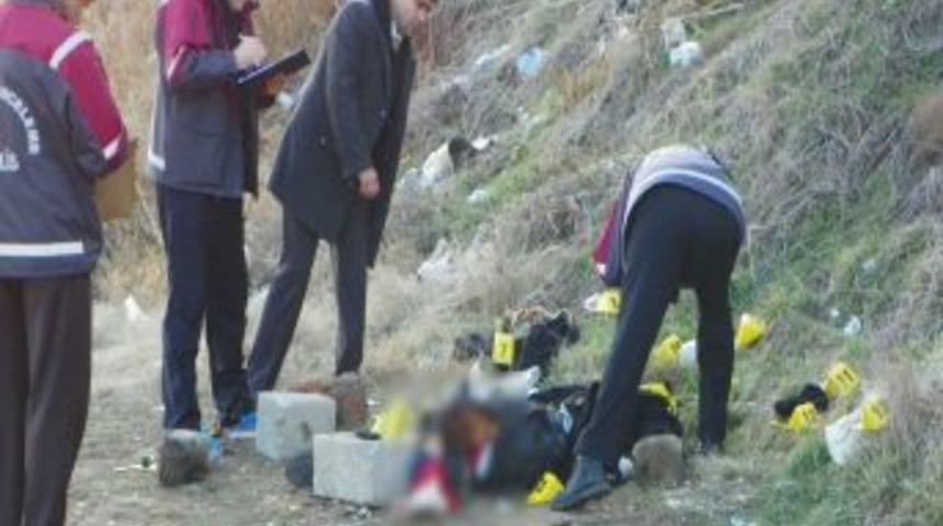 &Ouml;ld&uuml;r&uuml;ld&uuml;kten sonra yakılan kişinin katil zanlısı bulundu