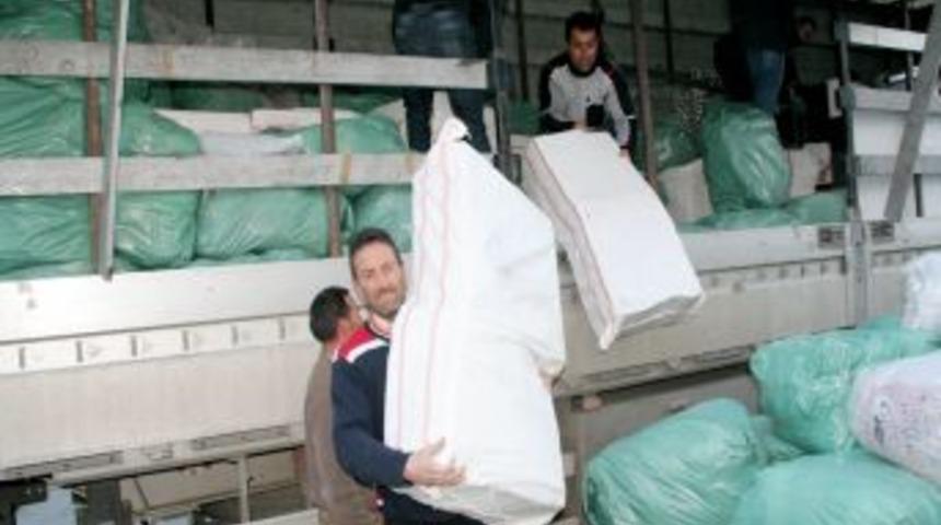 &Ccedil;ay poşetleri arasında sigara ka&ccedil;ak&ccedil;ılığı