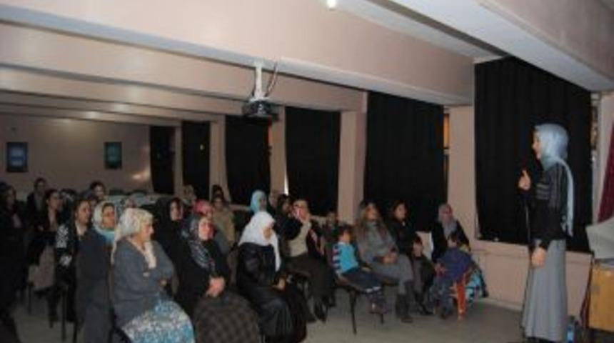 Y&uuml;ksekova'da 'Anneler &Ouml;ğreniyor &Ccedil;ocuklar G&uuml;l&uuml;ms&uuml;yor'