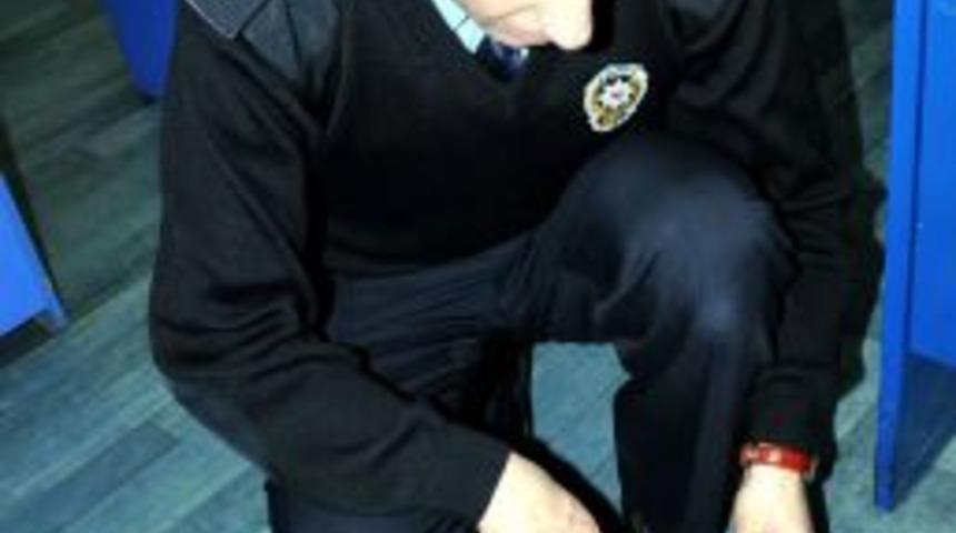 Polis, ara&ccedil;ların egzosundan &ccedil;ıkan g&uuml;r&uuml;lt&uuml;lerin sırrını &ccedil;&ouml;zd&uuml;