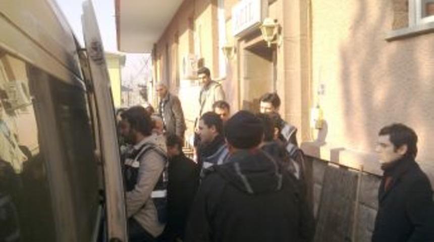 G&ouml;zaltına alınan OYAK &ccedil;alışanları İstanbul&rsquo;a g&ouml;t&uuml;r&uuml;ld&uuml;