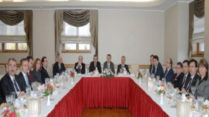 TBMM'nin vatandaş nezdindeki saygınlığı g&uuml;&ccedil;lendirilecek