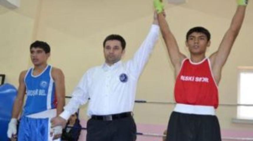 Boks takımı başarıdan başarıya koşuyor