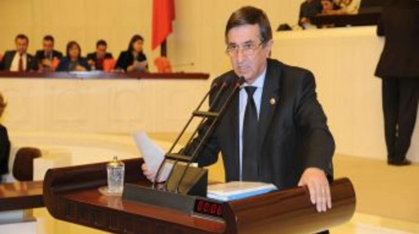 CHP&rsquo;li İlhan Demir&ouml;z, GDO&rsquo;lu mısır ithalatını meclise taşıdı