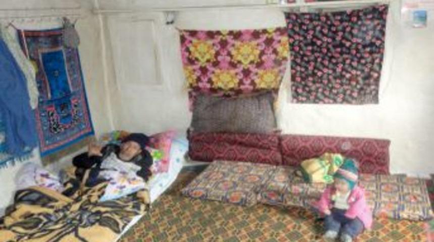 SYDV'den yardım alan bayanlar gönüllü temizlik ekibi kurdu, yaşlılar sevindi