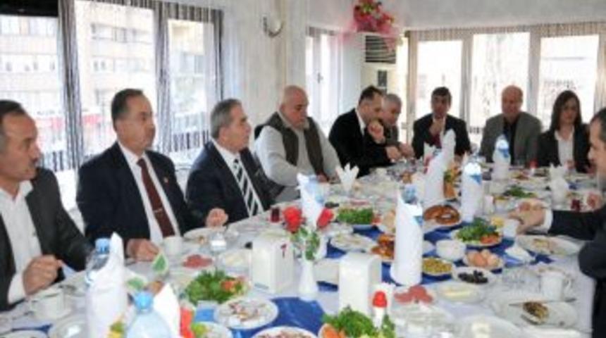 Demirtaş: Hedefimiz 100 bin ton asfalt d&ouml;kmek