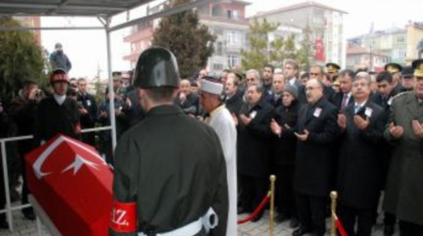 Patlamada can veren iş&ccedil;i son yolculuğuna uğurlandı